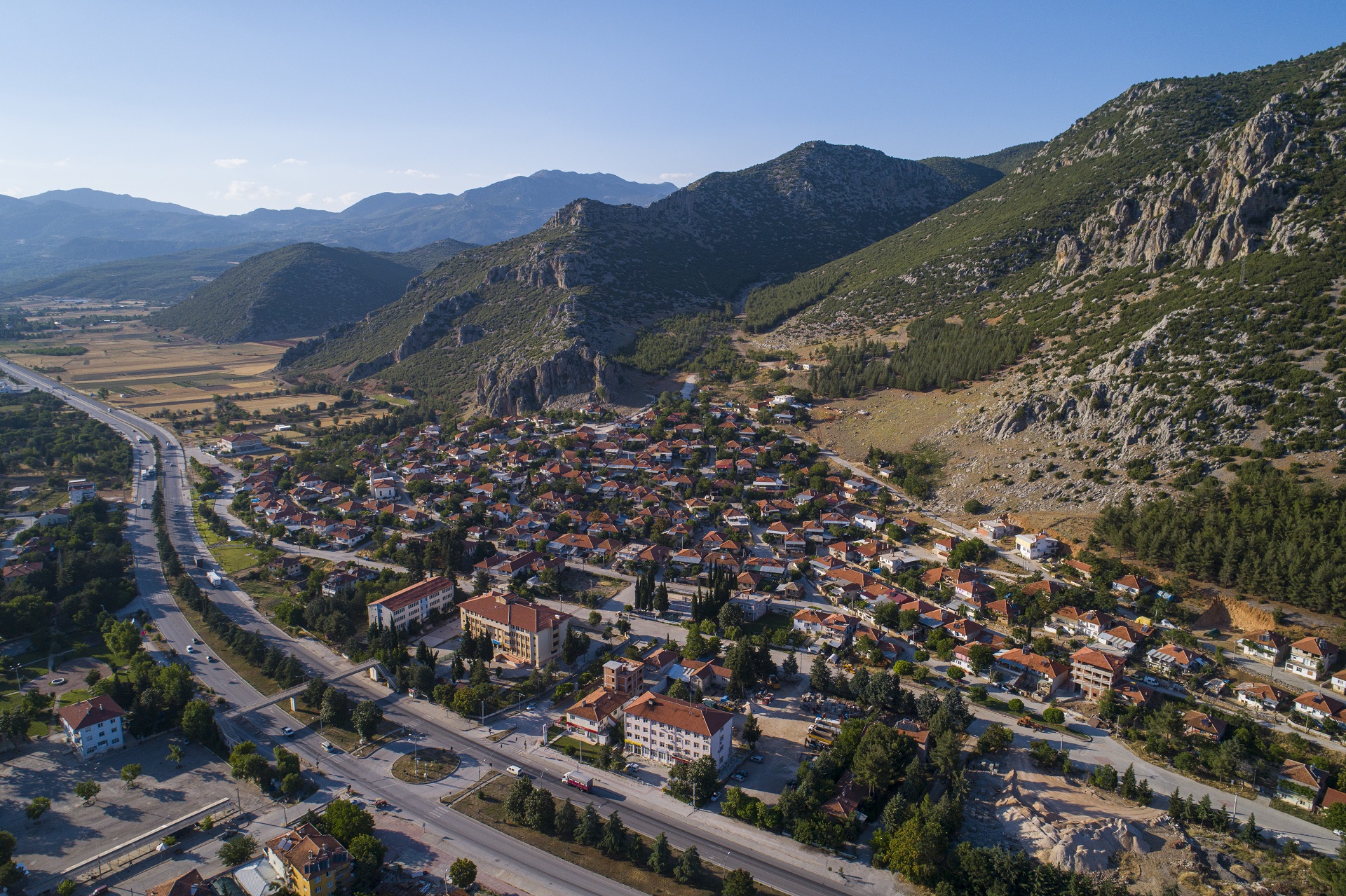 Burdur Çeltikçi’de Kaliteli Yapı Malzemeleri: Hasan Bilgin Yapı Malzemeleri
